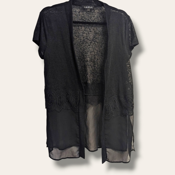 ♥️Beautiful Short Sleeve Open Cardigan w/Embroidered Detail by August Silk - Picture 10 of 11